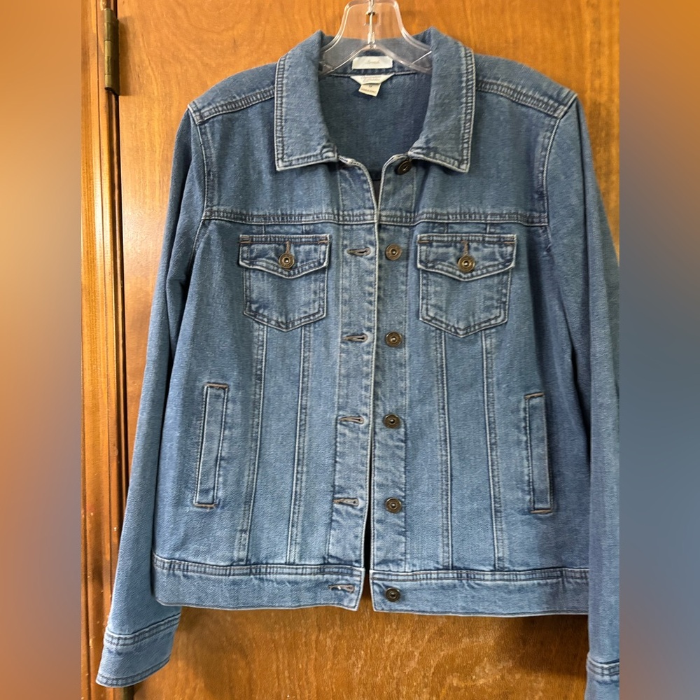 Christopher Banks Jean Jacket, barely worn size medium
